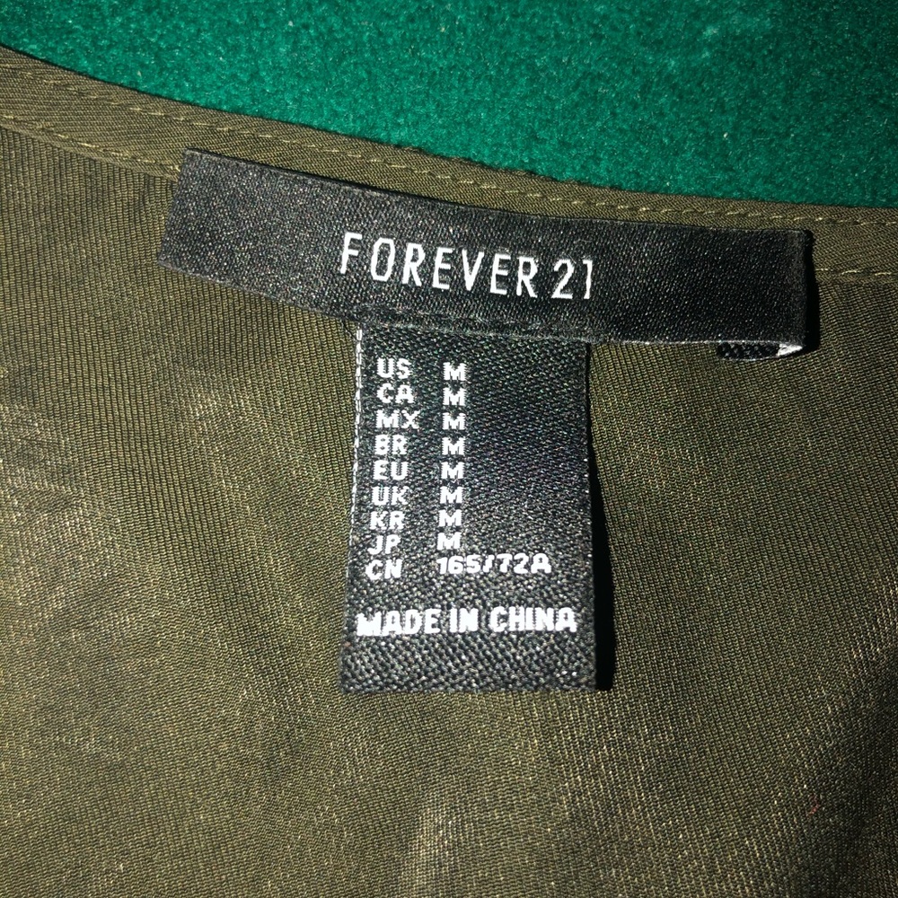 Jumper - Picture 2 of 2